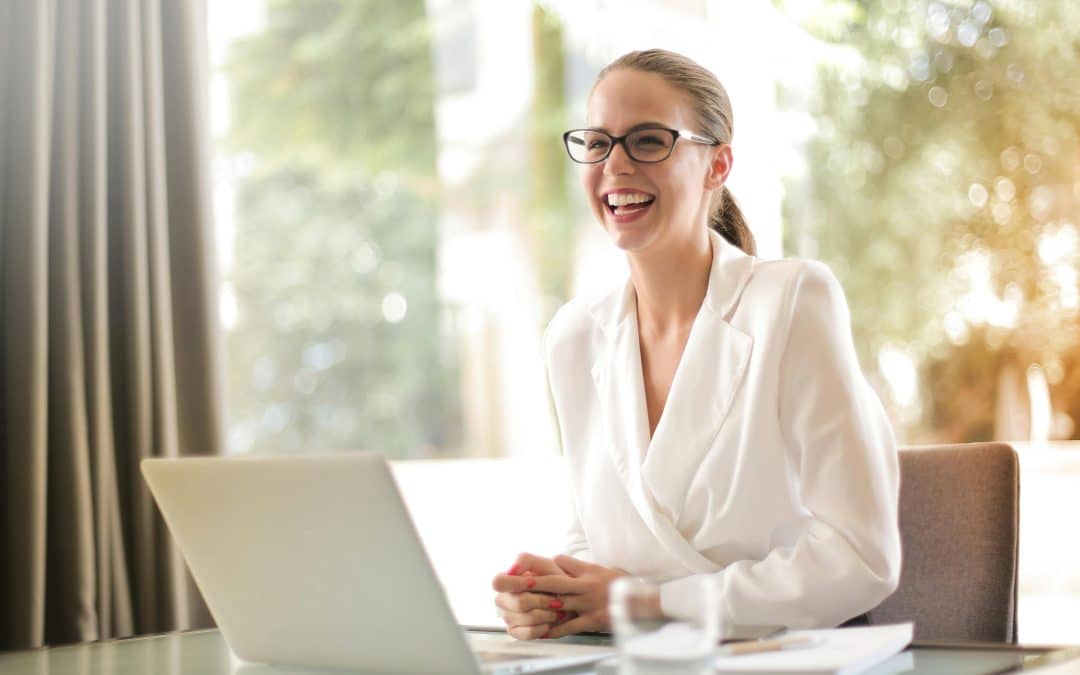 Marketing Digital y Ventas: El Empoderamiento Femenino en la Era Digital